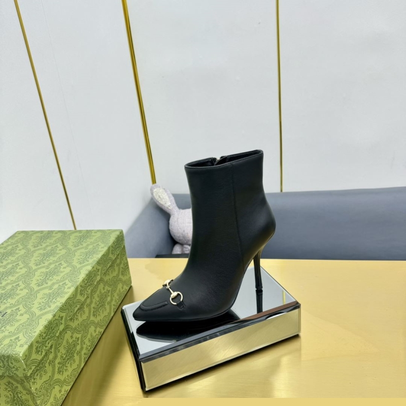 G*u*i boots